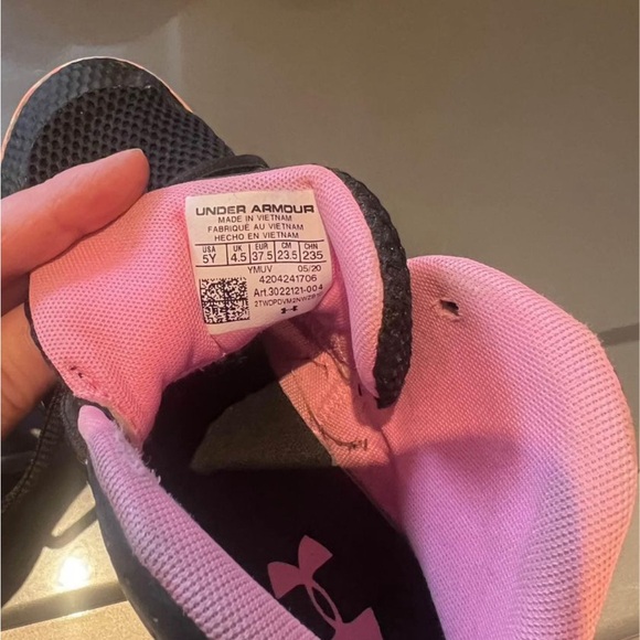 Under Armour GS Jet Pink Girls Size 5 - Picture 2 of 2